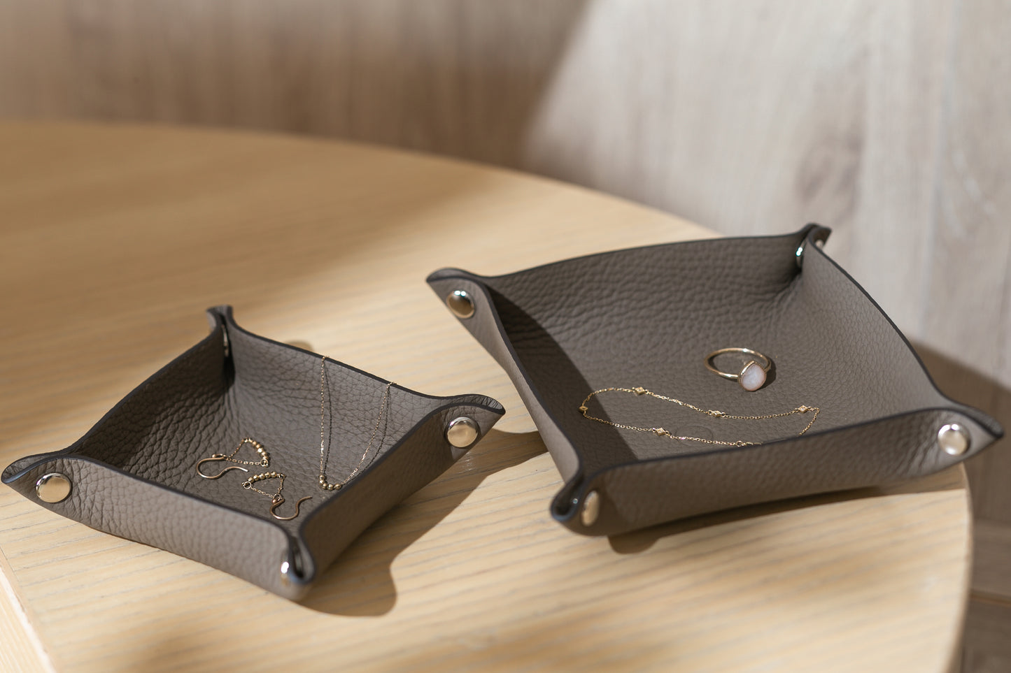 神戸レザー アクセサリートレイ M