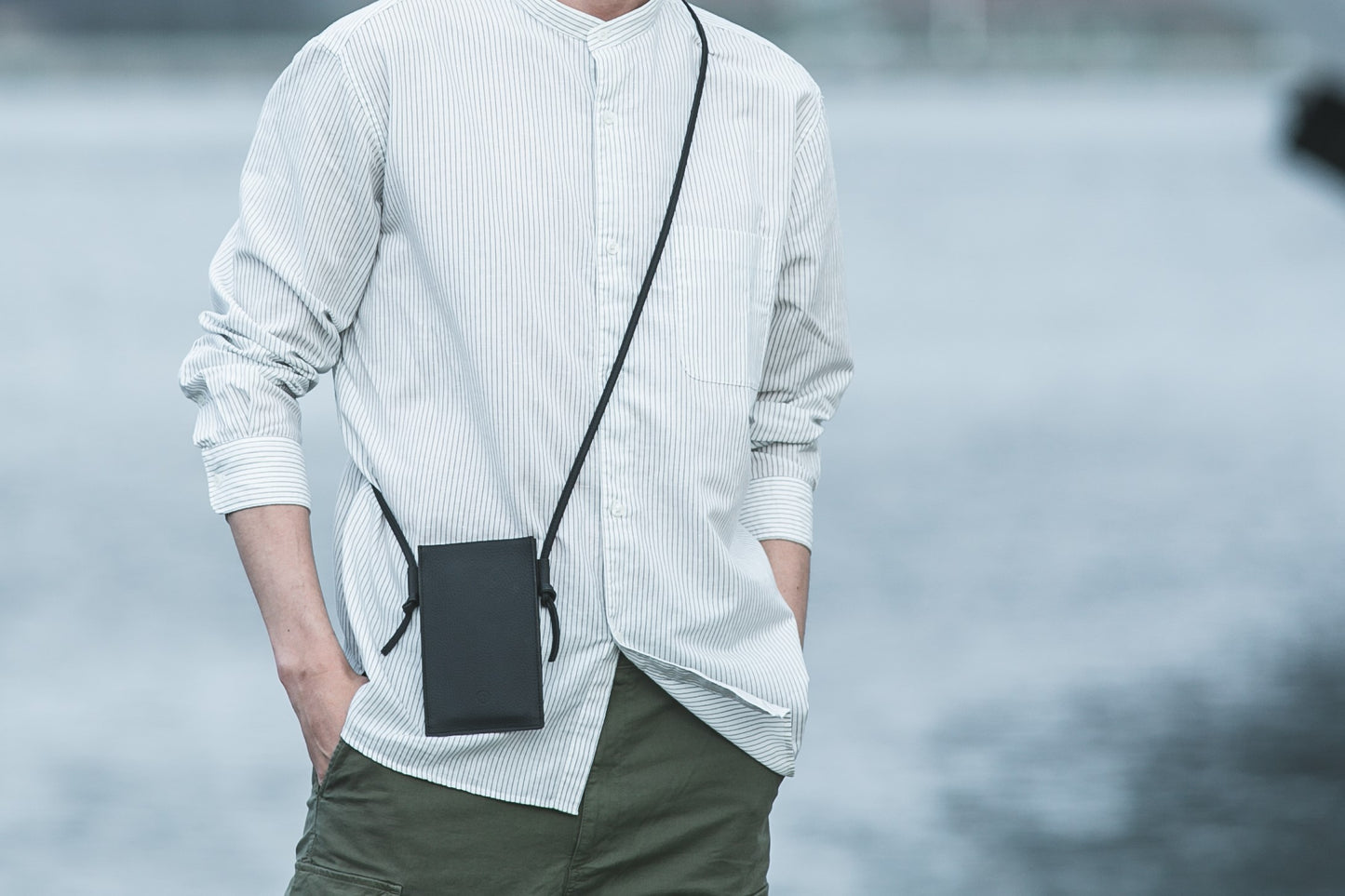 神戸レザー フォンポーチ