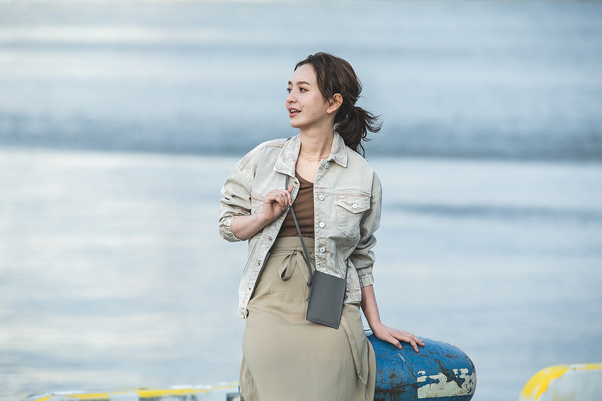 神戸レザー フォンポーチ